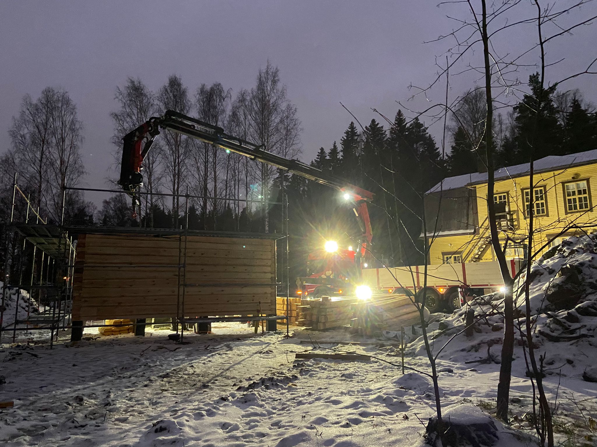 Kylän ensimmäiset minitalot ovat jo harjakorkeudessa